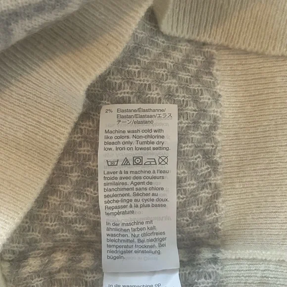 J.Crew Herringbone Chevron Grey & White Print Sweater Size Small FLAWED - Picture 7 of 7